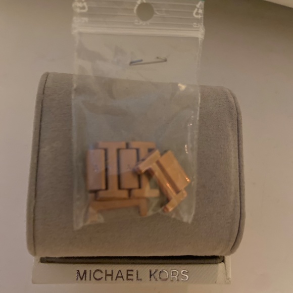 Michael Kors watch - Picture 3 of 3